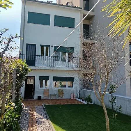 Дом отдыха Casa Jose E Maria - Moradia Espacosa Com Jardim No Centro De