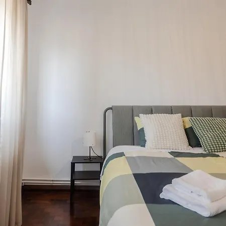 Дом отдыха Casa Jose E Maria - Moradia Espacosa Com Jardim No Centro De Брага
